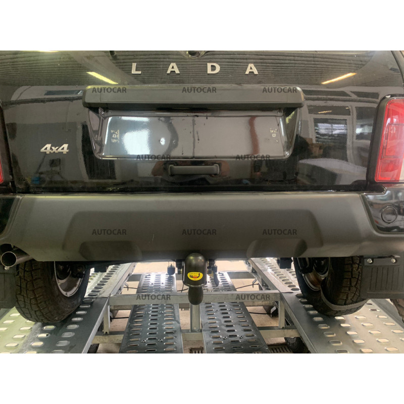 Tažné zařízení pro Lada 4x4 Urban - 3/5 dv. - odnímatelný bajonetový systém