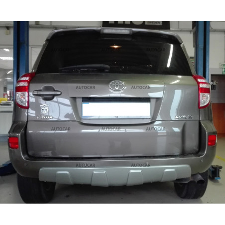 Ťažné zariadenie pre RAV 4 - s rez.kolesom vzadu - automatický vertikálny systém - od 2009-2013 Ťažné zariadenie pre RAV 4 - s rez.kolesom vzadu - automatický vertikálny systém - od 2009-2013