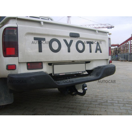 Tažné zařízení pro Toyota HILUX - N16/N17 - PickUp - se schůdkem - šroubový systém