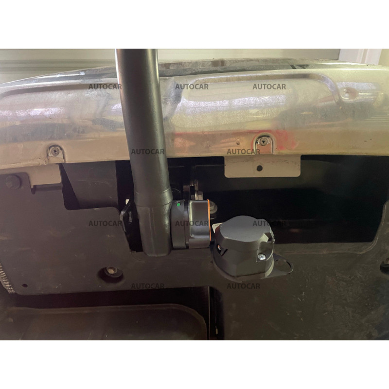 Tažné zařízení pro  Peugeot 3008 Hybrid4 - odnímatelný vertikální bajonetový systém