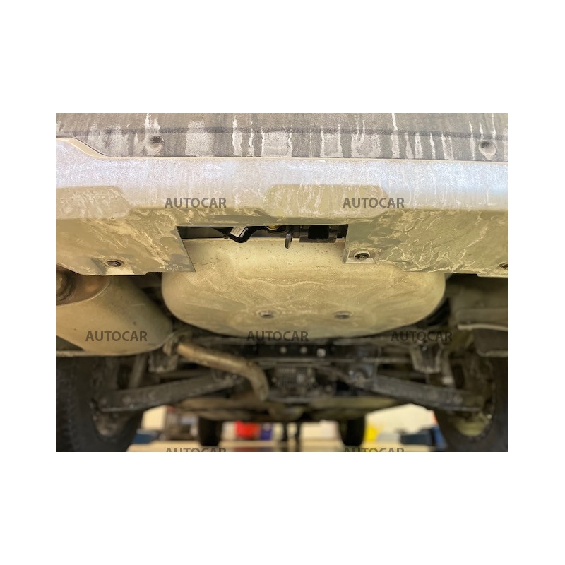 Tažné zařízení pro Subaru OUTBACK - odnímatelný vertikální bajonetový systém