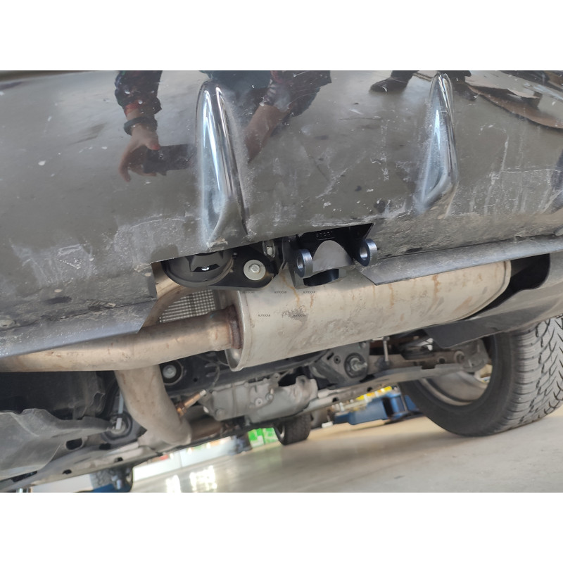 Tažné zařízení pro Alfa Romeo STELVIO - odnímatelný vertikální bajonetový systém