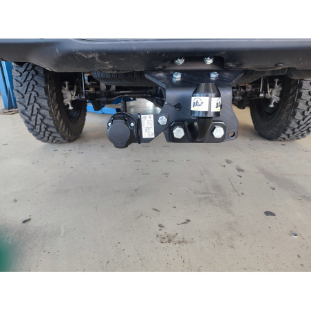 Tažné zařízení pro Land Rover DEFENDER - šroubový systém Tažné zařízení pro Land Rover DEFENDER - šroubový systém