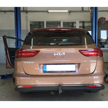 Tažné zařízení pro Kia CEED - odnímatelný vertikální bajonetový systém Tažné zařízení pro Kia CEED - odnímatelný vertikální bajonetový systém