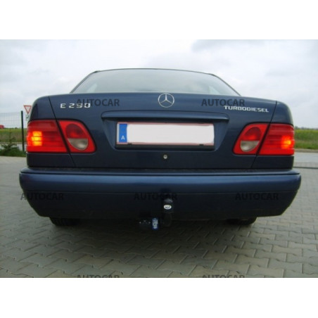 Ťažné zariadenie pre E - trieda E, 4dv. (W 210) - skrutkový systém - od 1995/06 do 2002/03 Ťažné zariadenie pre E - trieda E, 4dv. (W 210) - skrutkový systém - od 1995/06 do 2002/03