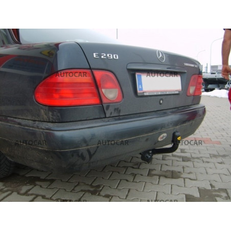 Ťažné zariadenie pre E - trieda E, 4dv. (W 210) - skrutkový systém - od 1995/06 do 2002/03 Ťažné zariadenie pre E - trieda E, 4dv. (W 210) - skrutkový systém - od 1995/06 do 2002/03