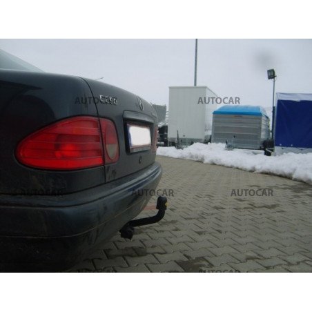 Ťažné zariadenie pre E - trieda E, 4dv. (W 210) - skrutkový systém - od 1995/06 do 2002/03 Ťažné zariadenie pre E - trieda E, 4dv. (W 210) - skrutkový systém - od 1995/06 do 2002/03