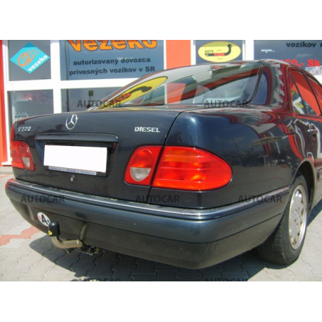 Ťažné zariadenie pre E - trieda E, 4dv. (W 210) - automatický systém - od 1995/06 do 2002/03 Ťažné zariadenie pre E - trieda E, 4dv. (W 210) - automatický systém - od 1995/06 do 2002/03
