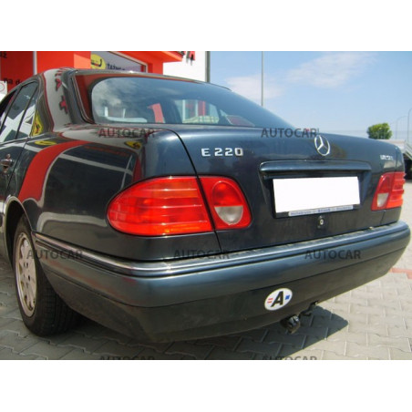 Ťažné zariadenie pre E - trieda E, 4dv. (W 210) - automatický systém - od 1995/06 do 2002/03 Ťažné zariadenie pre E - trieda E, 4dv. (W 210) - automatický systém - od 1995/06 do 2002/03