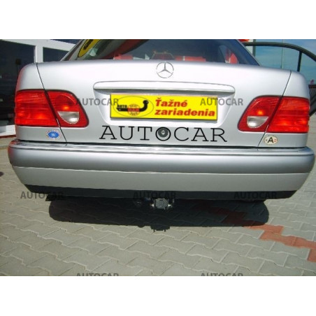 Ťažné zariadenie pre E - trieda E, 4dv. (W 210) - automatický systém - od 1995/06 do 2002/03 Ťažné zariadenie pre E - trieda E, 4dv. (W 210) - automatický systém - od 1995/06 do 2002/03