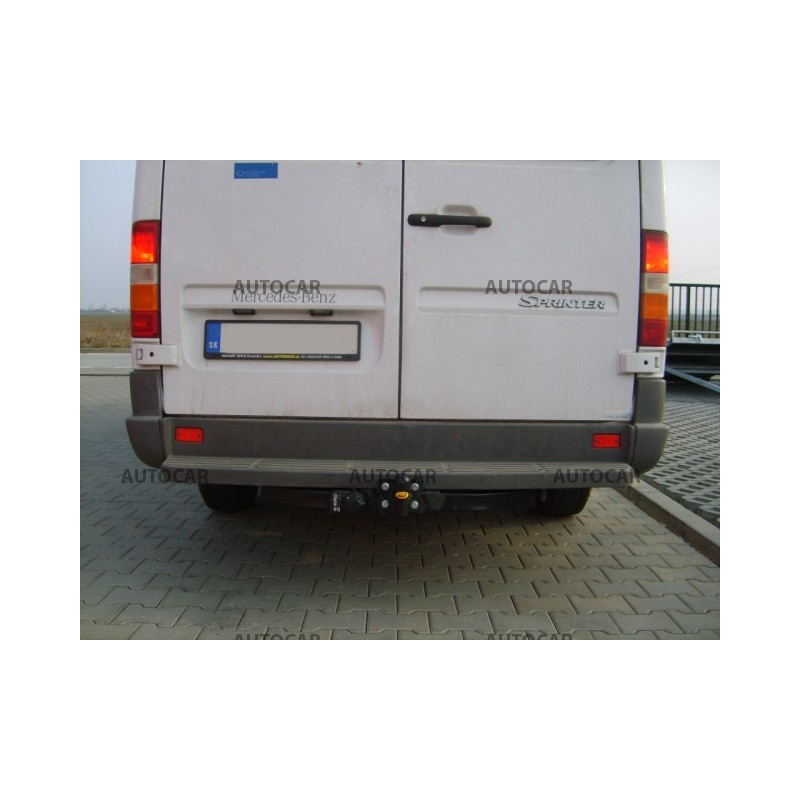 Tažné zařízení pro Mercedes SPRINTER - Dodávka se schůdkem - Rozvor 3,55 / 4,025 m - šroubový systém