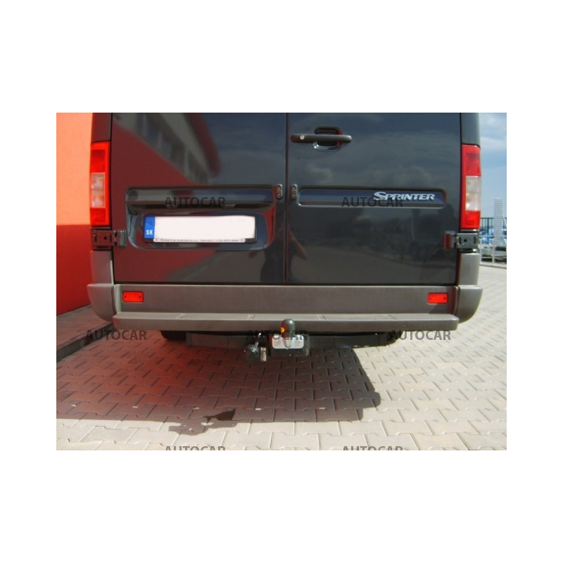 Tažné zařízení pro Mercedes SPRINTER - Dodávka se schůdkem - Rozvor 3,55 / 4,025 m - šroubový systém