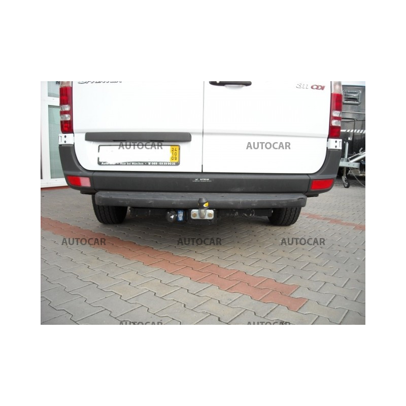 Tažné zařízení pro Mercedes SPRINTER - Dodávka so schodíkom - Jednomontáž - Rozvor 3,665 / 4,325 m - šroubový systém