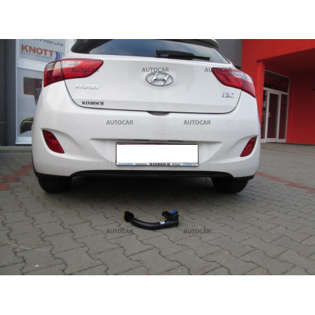 Ťažné zariadenie pre I 30 3/5 dv. - automatický vertikálny systém 03.2012/- Ťažné zariadenie pre I 30 3/5 dv. - automatický vertikálny systém 03.2012/-