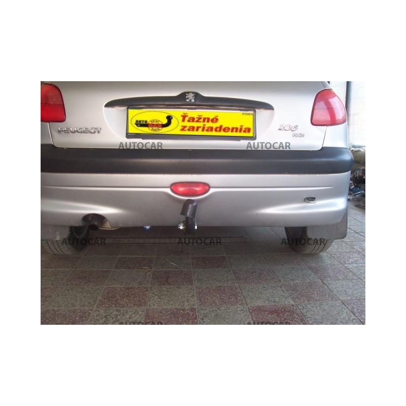 Tažné zařízení pro Peugeot 206 - šroubový systém