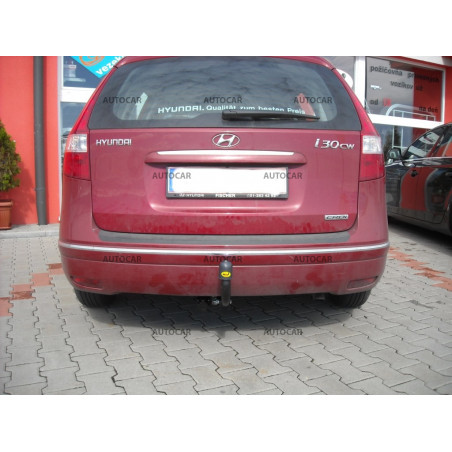 Ťažné zariadenie pre I 30 - combi - skrutkový systém - od 2008 do 2010 Ťažné zariadenie pre I 30 - combi - skrutkový systém - od 2008 do 2010