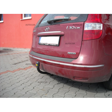 Ťažné zariadenie pre I 30 - combi - skrutkový systém - od 2008 do 2010 Ťažné zariadenie pre I 30 - combi - skrutkový systém - od 2008 do 2010