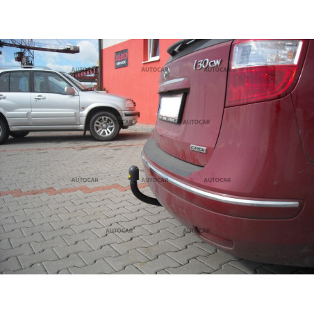 Ťažné zariadenie pre I 30 - combi - skrutkový systém - od 2008 do 2010 Ťažné zariadenie pre I 30 - combi - skrutkový systém - od 2008 do 2010