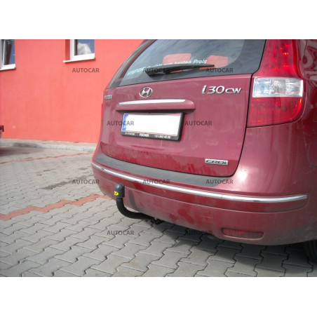 Ťažné zariadenie pre I 30 - combi - skrutkový systém - od 2008 do 2010 Ťažné zariadenie pre I 30 - combi - skrutkový systém - od 2008 do 2010