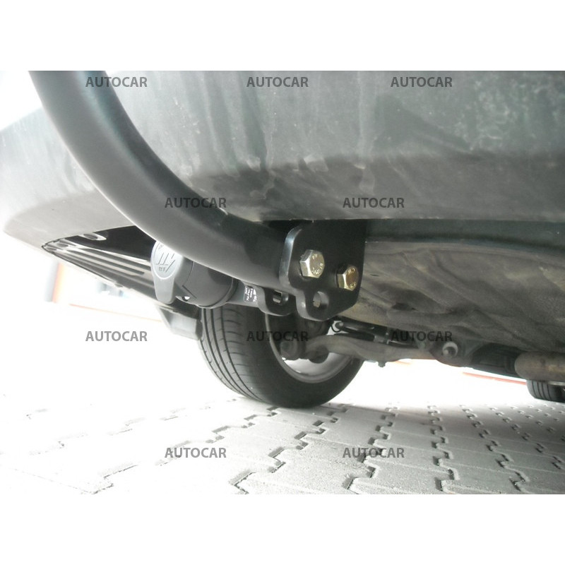 Ťažné zariadenie pre I 40 -kombi - skrutkový systém - od 2011-2015/-