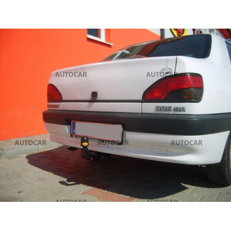 Tažné zařízení pro Peugeot 306 - šroubový systém