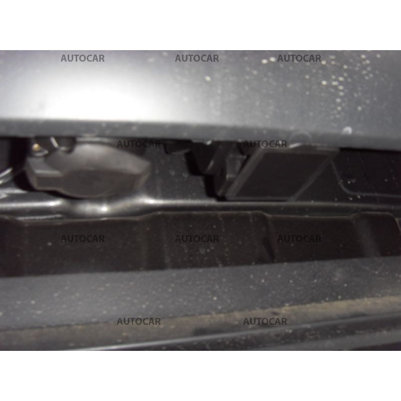 Ťažné zariadenie pre Touareg - aut. vertikálny systém - od 2003