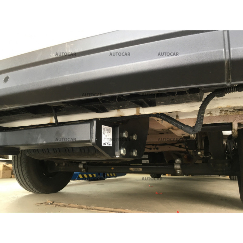 Tažné zařízení pro Volkswagen CRAFTER - Dodávka bez schůdku - Jednomontáž - šroubový systém