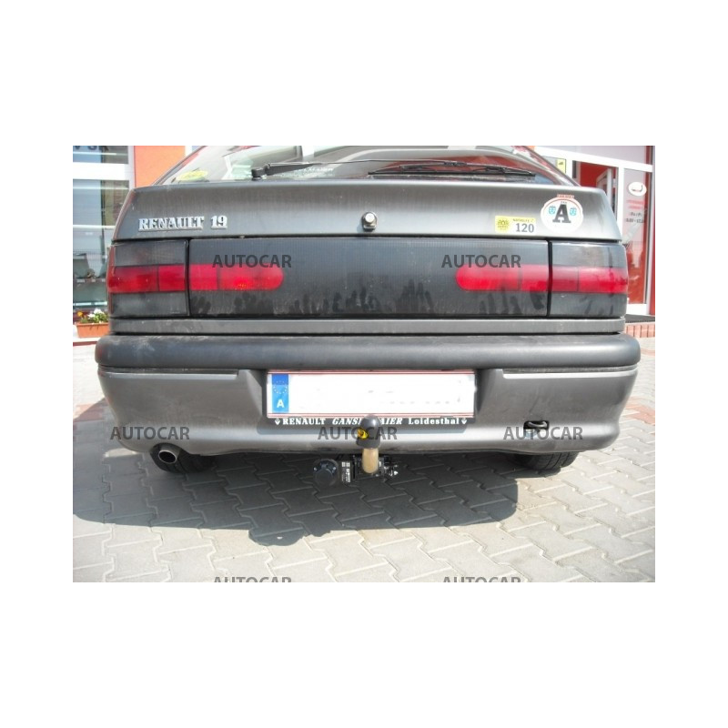 Tažné zařízení pro Renault 19 - odnímatelný bajonetový systém