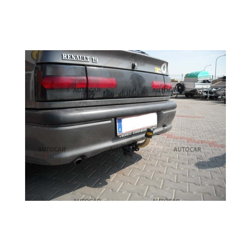 Tažné zařízení pro Renault 19 - odnímatelný bajonetový systém